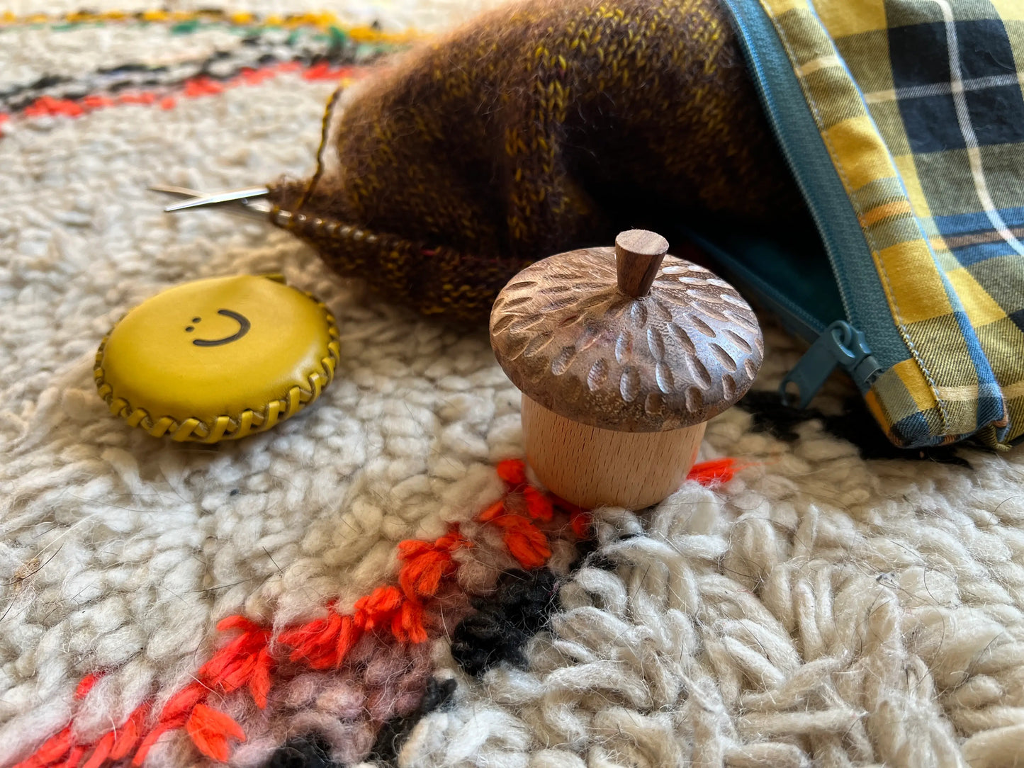 DEGEN - Stitch Marker Holding Acorn