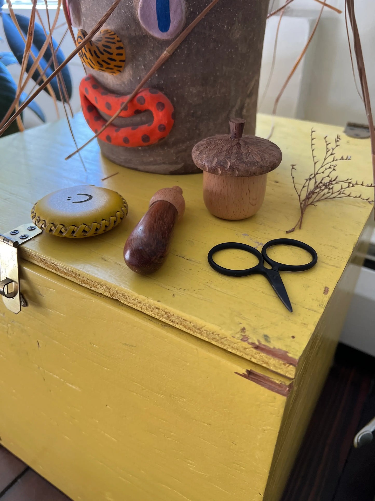 DEGEN - Stitch Marker Holding Acorn
