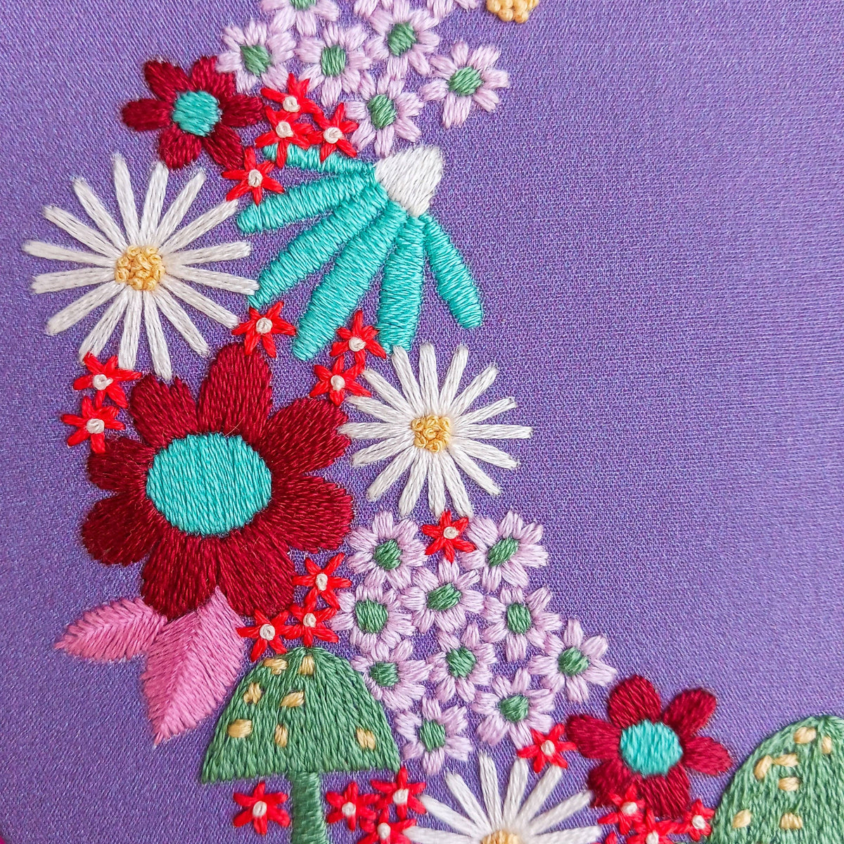 Cozy Blue Flora luna embroidery kit