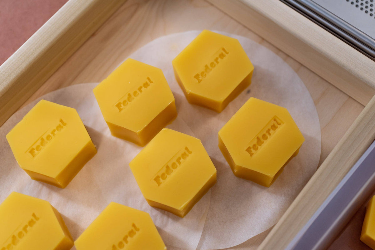 Federal Color Pure Yellow Beeswax, 80 g